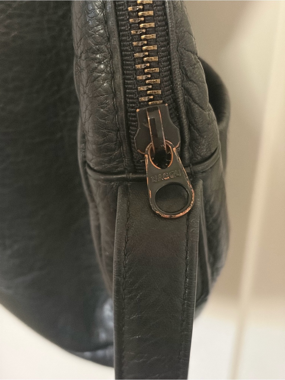 Vintage🖤RARE 🖤 BAGGU Black Round Circle Natural Leather Crossbody Bag🖤 - Picture 9 of 13
